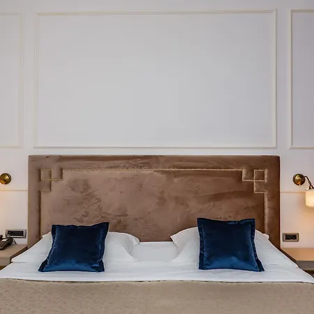 Hotel Art 4*