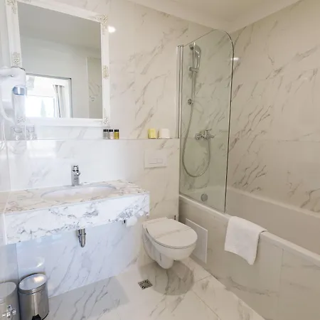 Art Hotel 4*